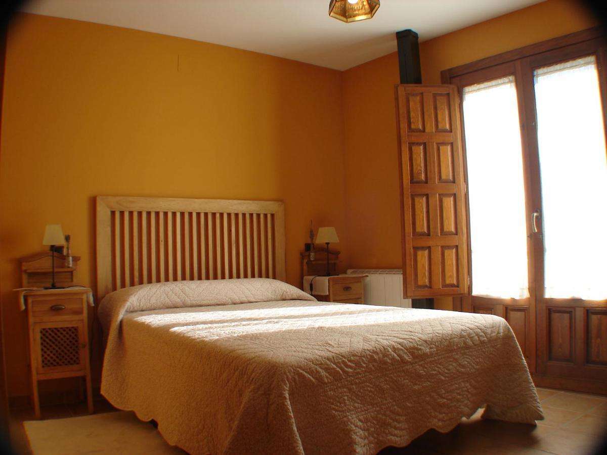 El Refugio De La Sauca Appartement Alameda del Valle Buitenkant foto